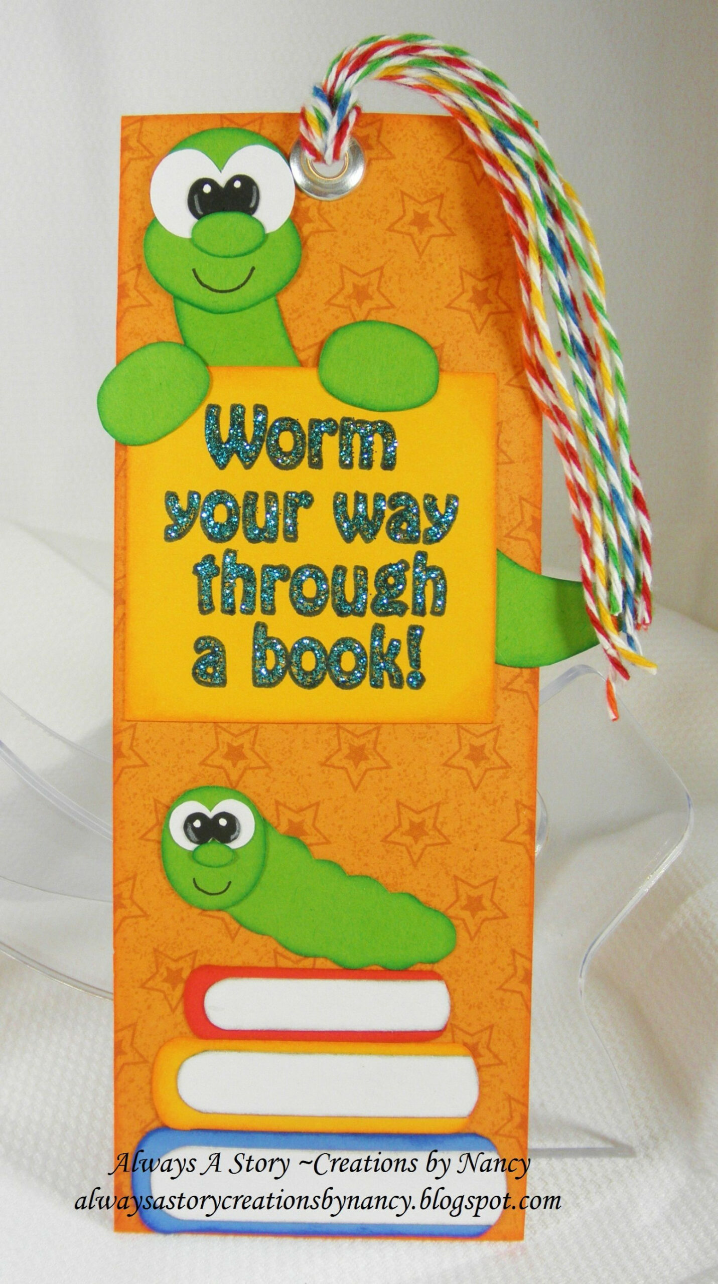 bookworm bookmark  Paper crafts, Book worms, Bookmark