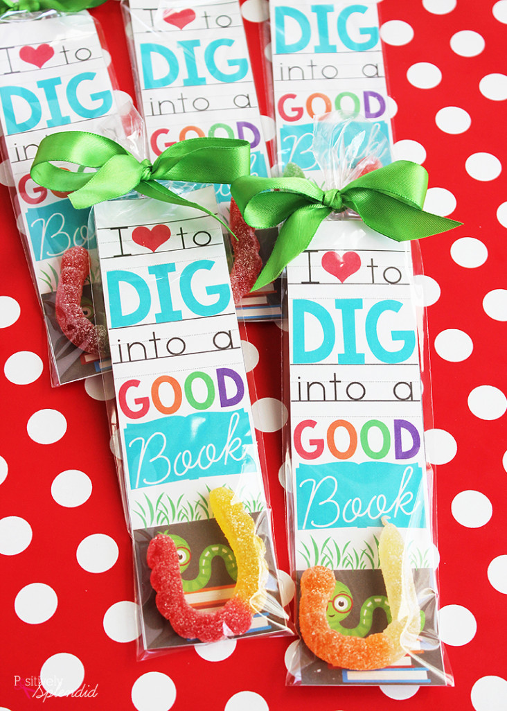 Make Class Valentines in Minutes: FREE Bookworm Bookmark Printable